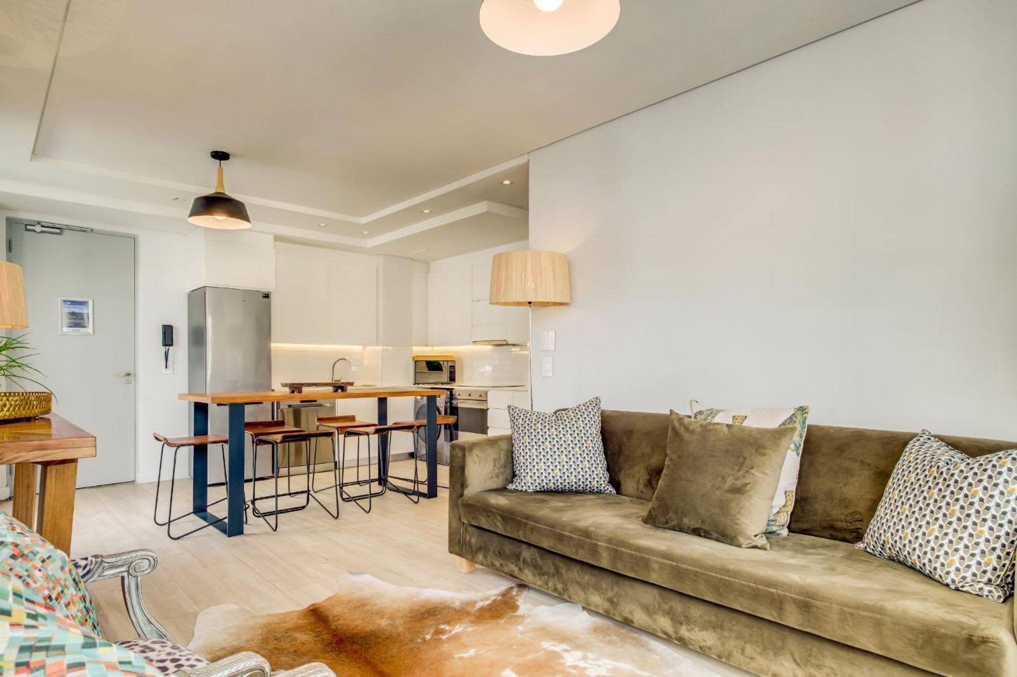 Apartment 404 On N *